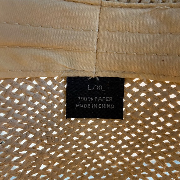 Fedora - Picture 3 of 3